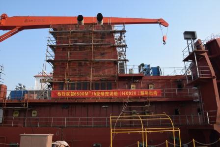 江蘇海新重工熱烈慶祝4艘船舶同日下水、出塢